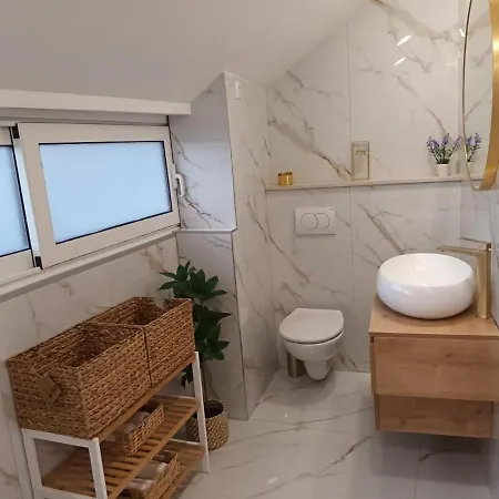 Daire Charming 4* In Supetar's Old Center