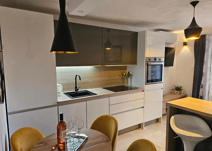 Lägenhet Charming 4* In Supetar's Old Center