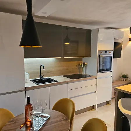 Lägenhet Charming 4* In Supetar's Old Center