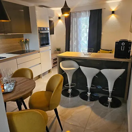 Apartment Charming 4* In Supetar's Old Center *